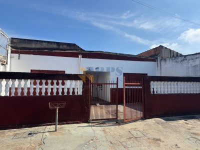 Casa, 6 quartos, 161 m² - Foto 1