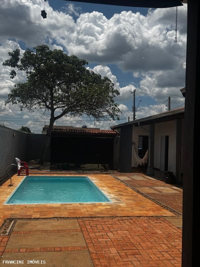 Chácara, 3 quartos, 275 m² - Foto 2