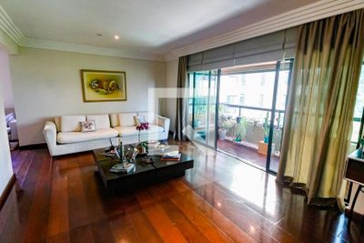 Apartamento, 3 quartos, 188 m² - Foto 1