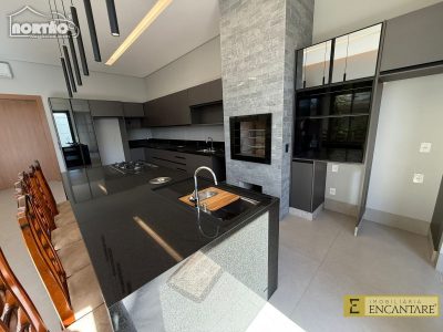 Casa, 4 quartos, 225 m² - Foto 2