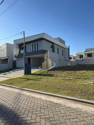 Sobrado, 3 quartos, 238 m² - Foto 2