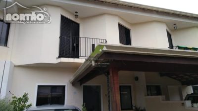 Casa, 5 quartos, 105 m² - Foto 1