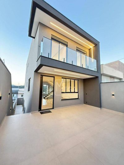 Casa, 3 quartos, 200 m² - Foto 1