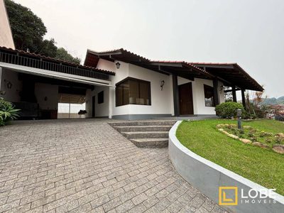 Casa, 2 quartos, 200 m² - Foto 1