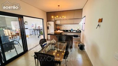 Casa, 3 quartos, 214 m² - Foto 2