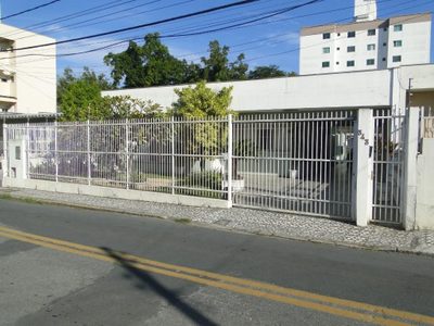 Casa, 4 quartos, 200 m² - Foto 1