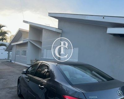 Chácara, 3 quartos, 1493 m² - Foto 1