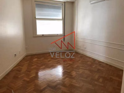 Apartamento, 3 quartos, 216 m² - Foto 1