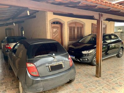 Casa, 4 quartos, 180 m² - Foto 1