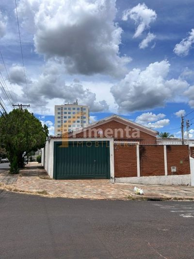 Casa, 3 quartos, 250 m² - Foto 1