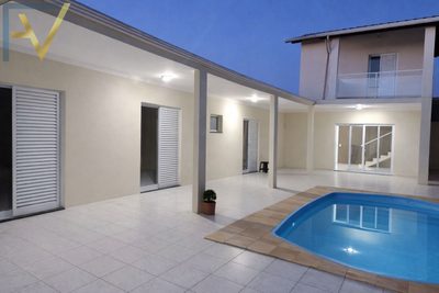 Casa, 4 quartos, 288 m² - Foto 2