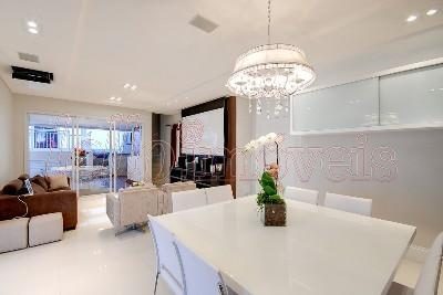 Apartamento, 3 quartos, 241 m² - Foto 1