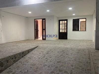 Casa, 4 quartos, 224 m² - Foto 2