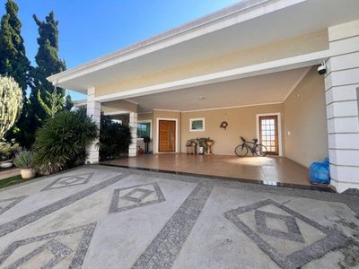 Casa, 3 quartos, 285 m² - Foto 1