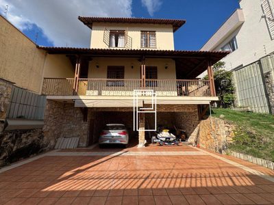 Casa, 5 quartos, 276 m² - Foto 1