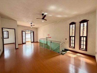 Casa, 3 quartos, 282 m² - Foto 1