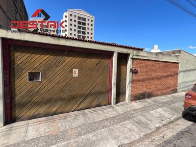Casa, 3 quartos, 308 m² - Foto 1