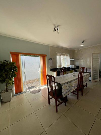Casa, 3 quartos, 218 m² - Foto 2