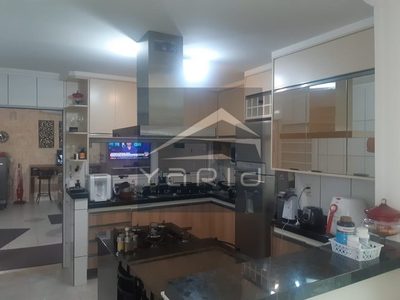 Casa, 3 quartos, 230 m² - Foto 2