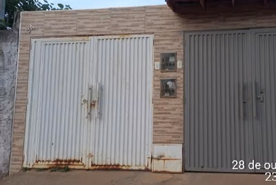 Casa, 2 quartos, 200 m² - Foto 1