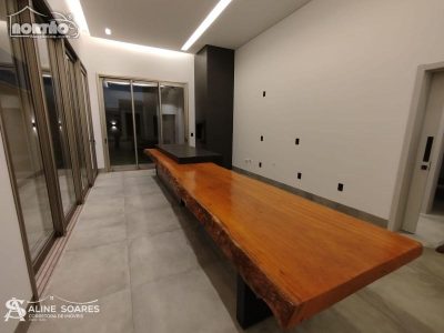 Casa, 4 quartos, 210 m² - Foto 2