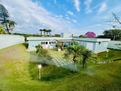 Chácara, 4 quartos, 2500 m² - Foto 1