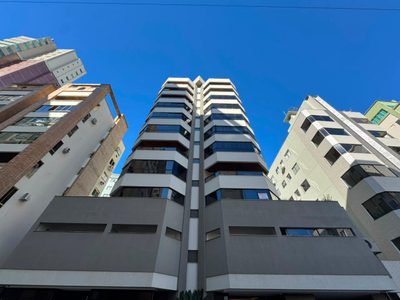Apartamento, 3 quartos, 293 m² - Foto 1
