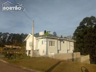 Casa, 6 quartos, 250 m² - Foto 1