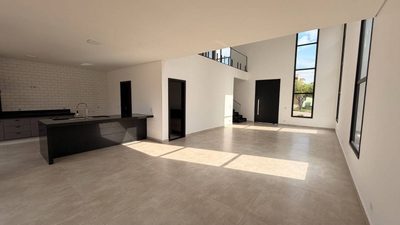 Casa, 4 quartos, 305 m² - Foto 1