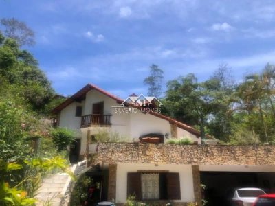 Casa, 3 quartos, 256 m² - Foto 1