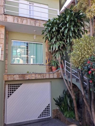 Casa, 3 quartos, 216 m² - Foto 1
