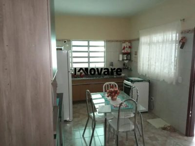 Casa, 3 quartos, 200 m² - Foto 1