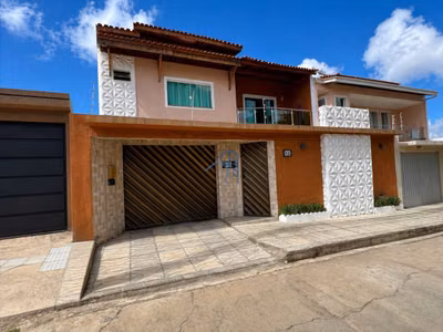 Casa, 3 quartos, 240 m² - Foto 1