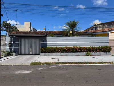 Casa, 3 quartos, 217 m² - Foto 1