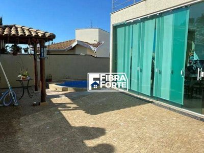 Casa, 3 quartos, 235 m² - Foto 3