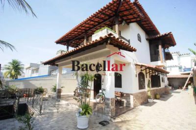 Casa, 4 quartos, 219 m² - Foto 1