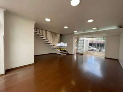 Casa, 3 quartos, 232 m² - Foto 1