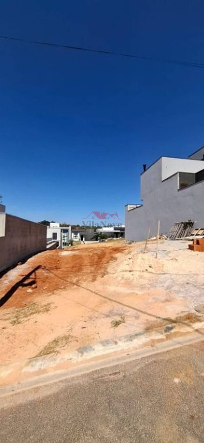 Loteamento e Condomínio, 300 m² - Foto 1