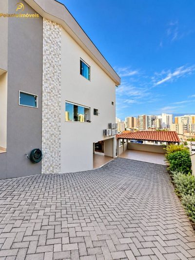 Casa, 5 quartos, 320 m² - Foto 3