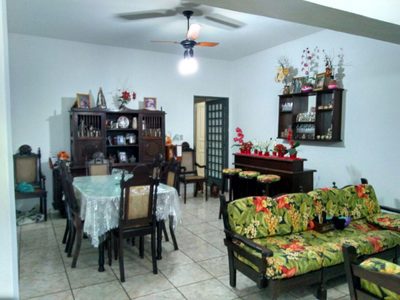Casa, 4 quartos, 240 m² - Foto 1