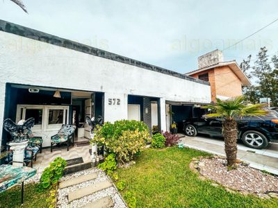 Casa, 5 quartos, 245 m² - Foto 1