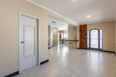 Casa, 4 quartos, 220 m² - Foto 2