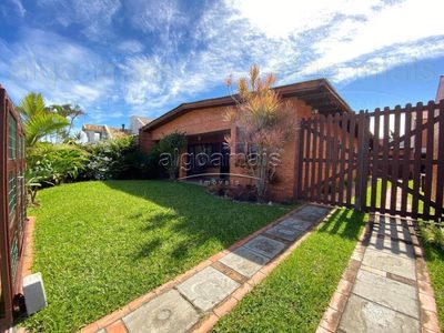 Casa, 3 quartos, 159 m² - Foto 1