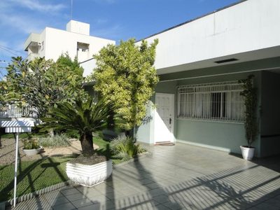 Casa, 4 quartos, 200 m² - Foto 2