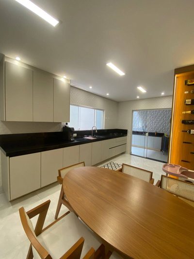 Casa, 3 quartos, 210 m² - Foto 2