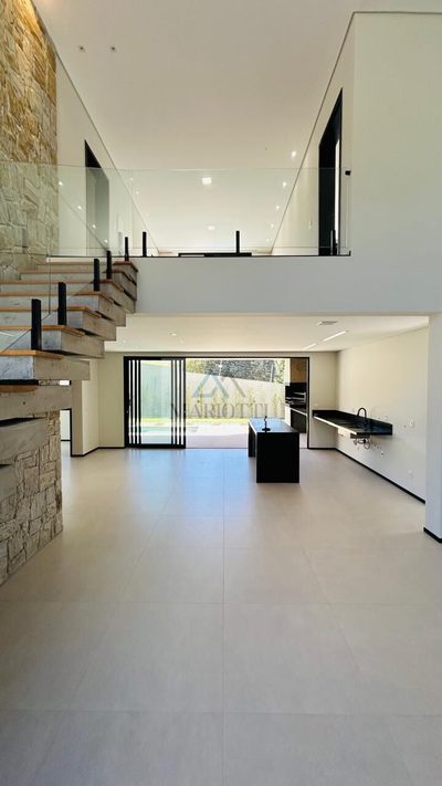 Casa, 4 quartos, 310 m² - Foto 1