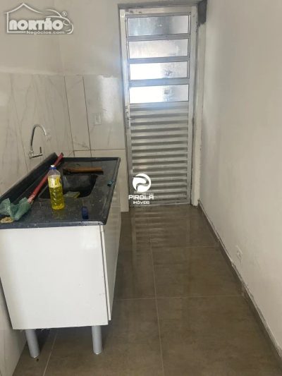 Casa, 1 quarto, 24 m² - Foto 2
