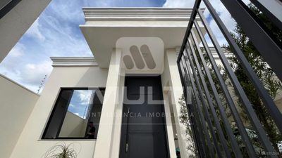 Casa, 3 quartos, 214 m² - Foto 1