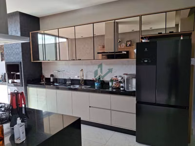 Casa, 3 quartos, 180 m² - Foto 1