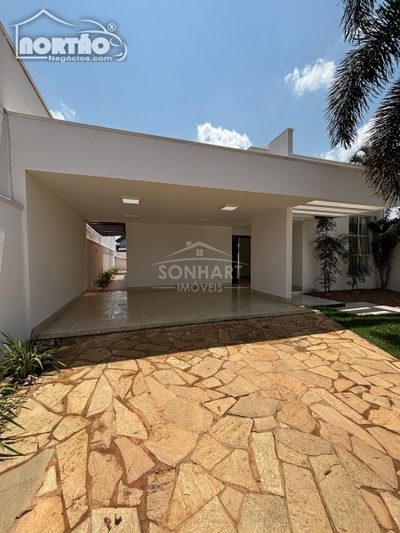 Casa, 3 quartos, 151 m² - Foto 1